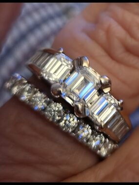 3 CARAT TW 14 KT White Gold EMERALD AND BAGUETTE NATURAL DIAMOND ENGAGEMENT RING